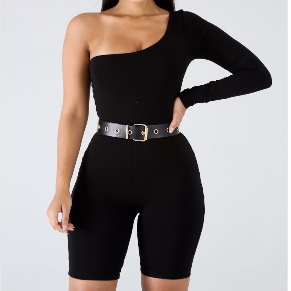 ONE SHOULDER ROMPER